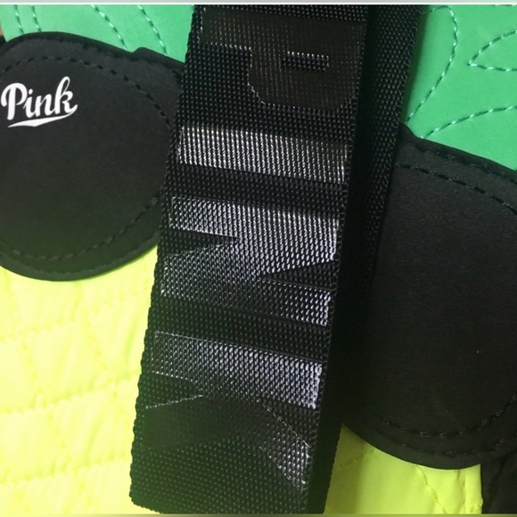 NWOT Victoria's Secret Pink Pineapple
Cross Body Bag Cooler - Picture 6 of 7